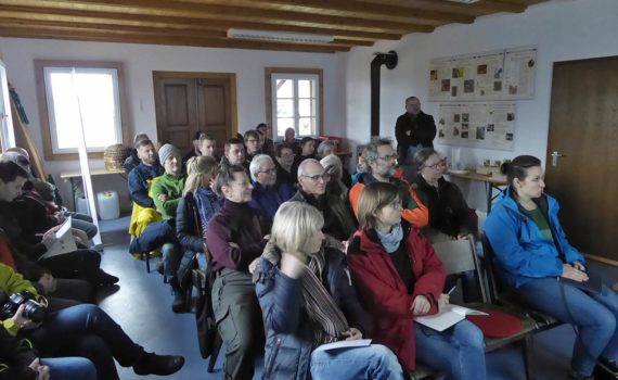Volles Haus beim Obstbaumschnittkurs im Schulungszentrum