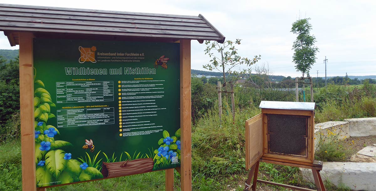 Infotafel am Kreislehrbienenstand
