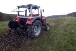 Arbeiten am Wildkrautacker © W.-D. Schröber